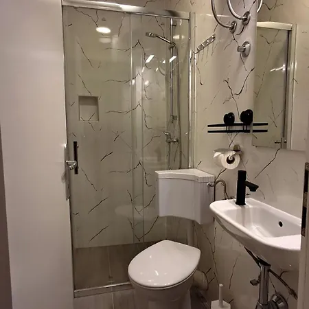 Ivan & Kate Lägenhet